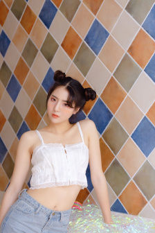 男女交缠舌吻的视频